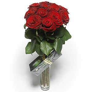 18 Red Roses In Vase With After Eight Mint Delight